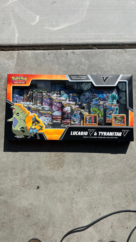 Heavy Hitters Premium Collection (Lucario & Tyranitar)